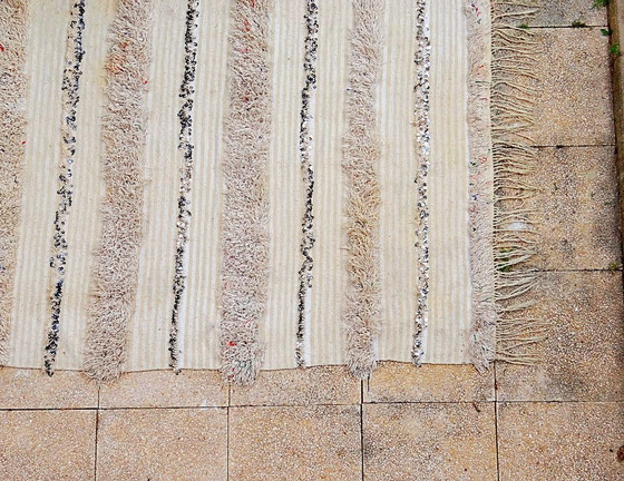 Image 1 of Marokkanischer Berberteppich handira 260x130 cm wendbar aus Wolle und Pailletten