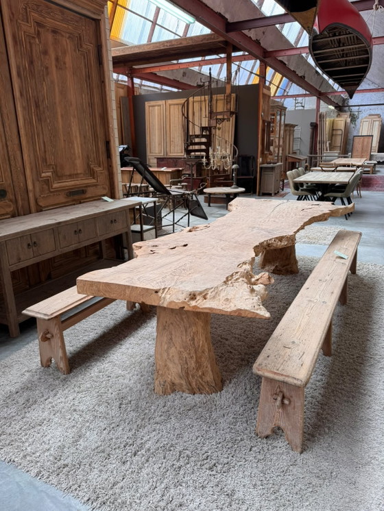 Lychee Wood Table (130 x 325 cm) – Dining tables (photo 3 of 4)