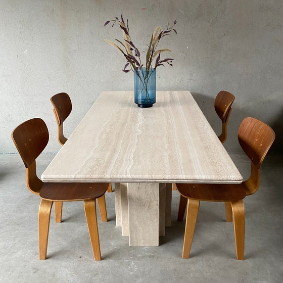 Image 1 of Table de salle à manger en travertin design italien