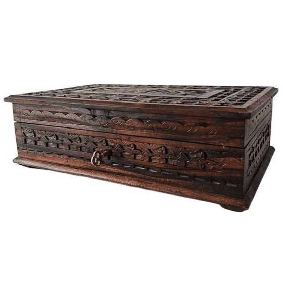 Image 1 of Vintage Indiase handgemaakte houtsnijwerk grote sieradendoos met slot 1970's