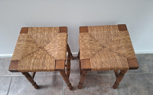 2 vintage stools.