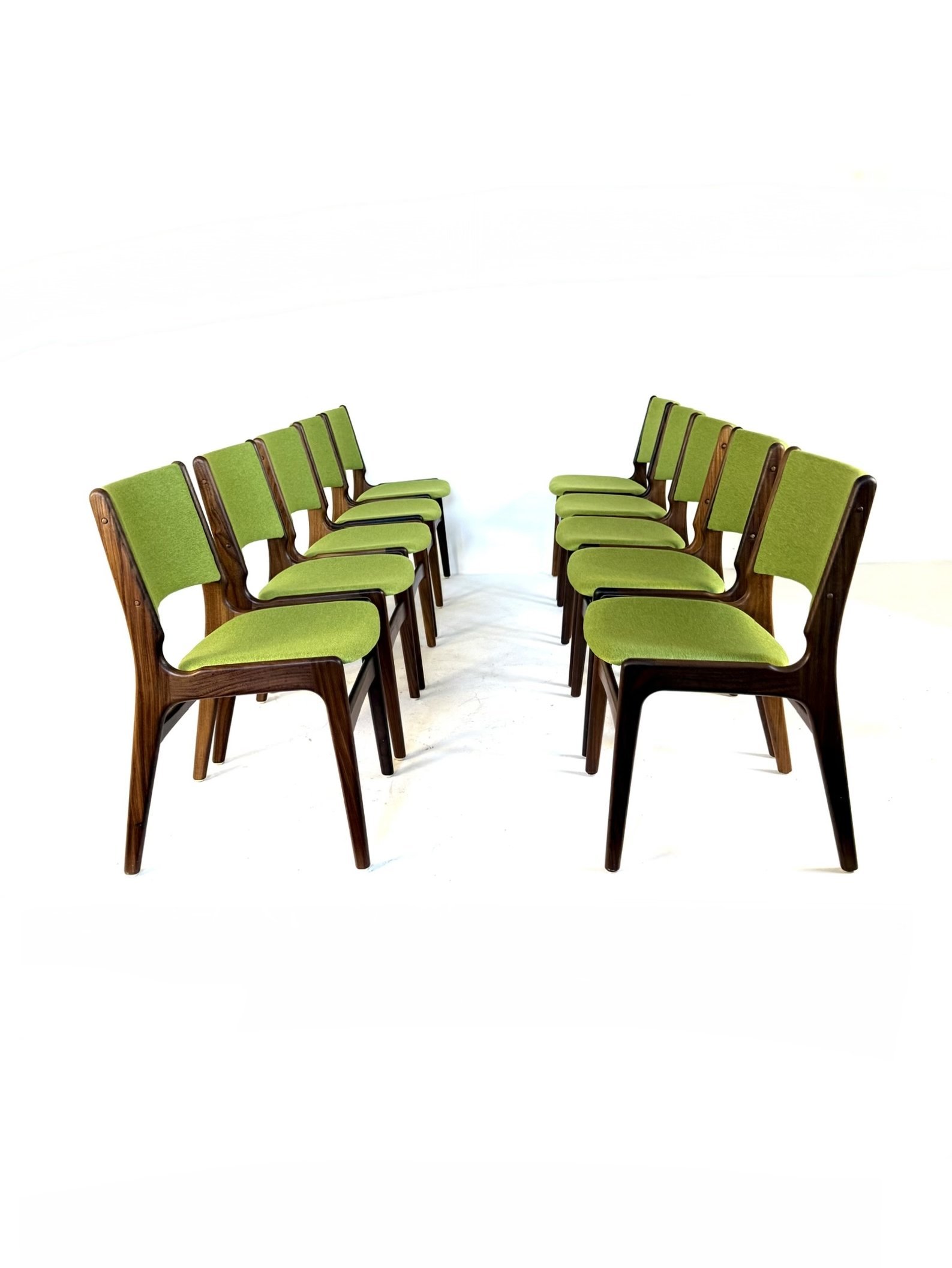 10x restored dining room chair model 89, Erik Buch '60 | €4,500