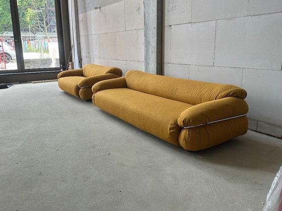 Image 1 of Sesann Gelbes Bouclé-3-Sitzer-Sofa von Gianfranco Frattini für Cassina