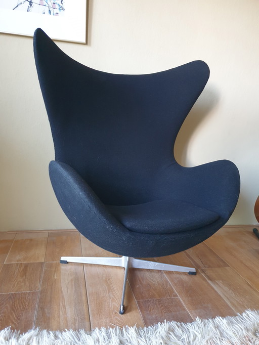 Egg Chair En Voetenbankje Van Fritz Hansen