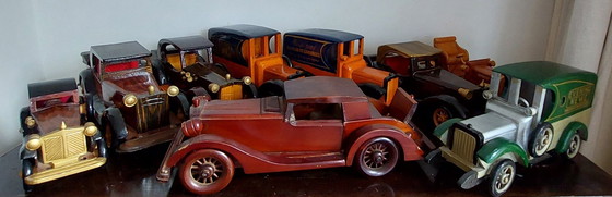 Image 1 of Voitures et camions en bois fabriqués et peints à la main
