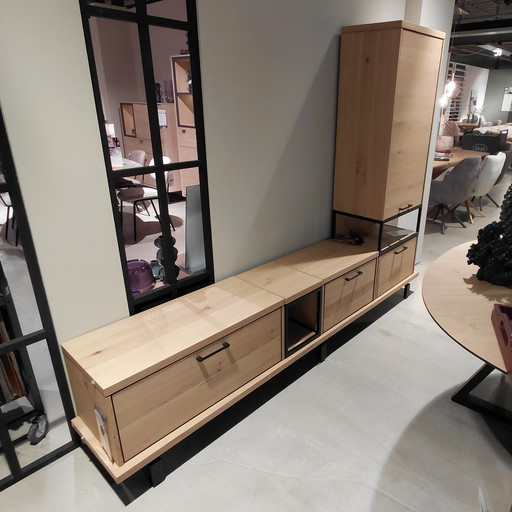 Henders & Hazel Ridgefield TV cabinet