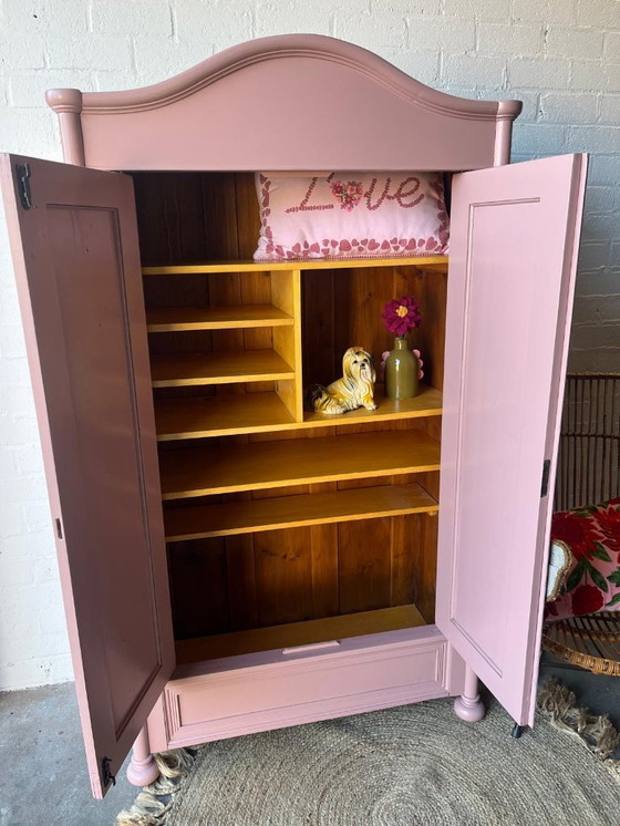 Image 1 of Armario antiguo, mueble para habitación infantil, mueble para juguetes restaurado.