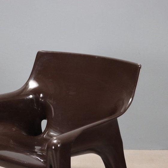 Image 1 of Vico Magistretti's 'Vicario' fauteuils voor Artemide