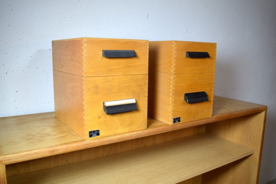Image 1 of Set van twee vintage indexkaartendozen van BUS. Houten indexkaartendoos.