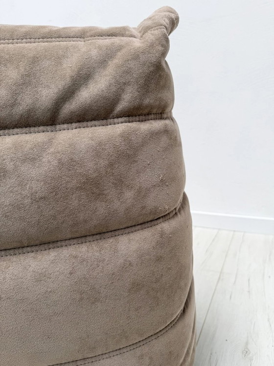 Image 1 of Originales Ligne Roset Togo 2-Sitzer-Sofa von Michel Ducaroy, taupefarbener Alcantara, 1995