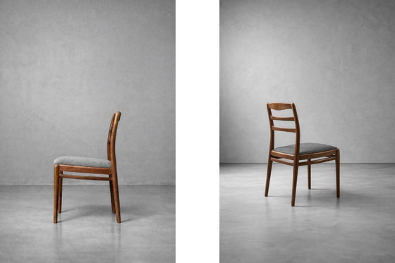 Image 1 of Elegante dänische Mid-Century-Stühle aus Teakholz und grauem Stoff, 1960er Jahre, 4er-Set