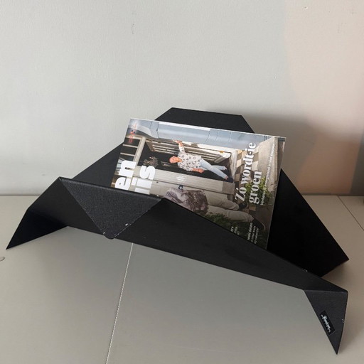 Minimalist "Origami" magazine holder Dutch design