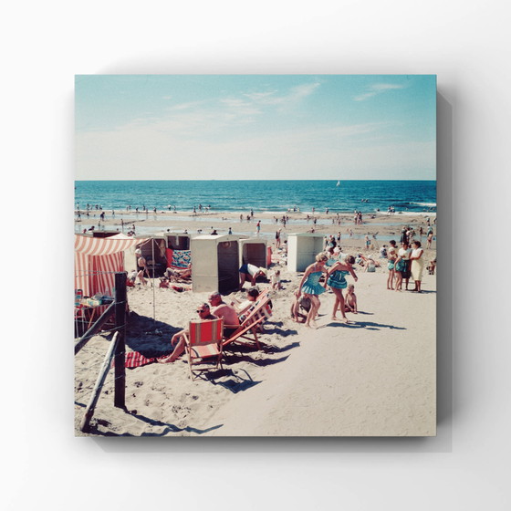 Image 1 of Bañistas Wijk aan Zee, 1960 | Mid Century Beach Photography