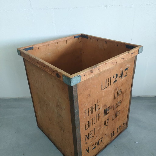 Vintage/Antique Tea Chest Storage Box Showcase Side Table Plant Chest
