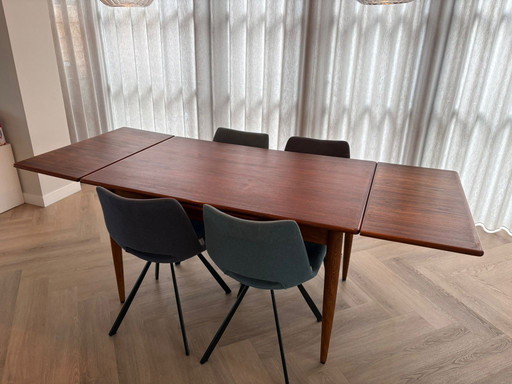 Ausziehbarer Tisch aus dänischem Teakholz – Vintage aus den 1960er Jahren