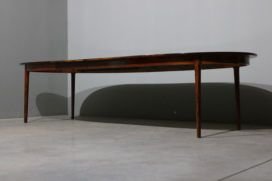 Image 1 of Table à manger ovale extensible en bois de rose par Niels O. Møller