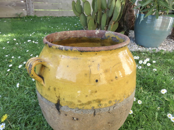 Image 1 of Antieke gele geglazuurde terracotta pot À confit