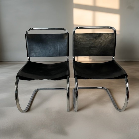 Image 1 of Set di 4 sedie a sbalzo degli anni '70, nello stile del modello MR10 di Mies Van Der Rohe.