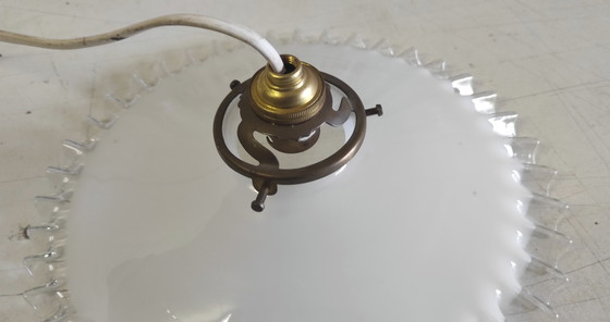 Image 1 of Geplooide lampenkap van opaalglas - midden 20e eeuw