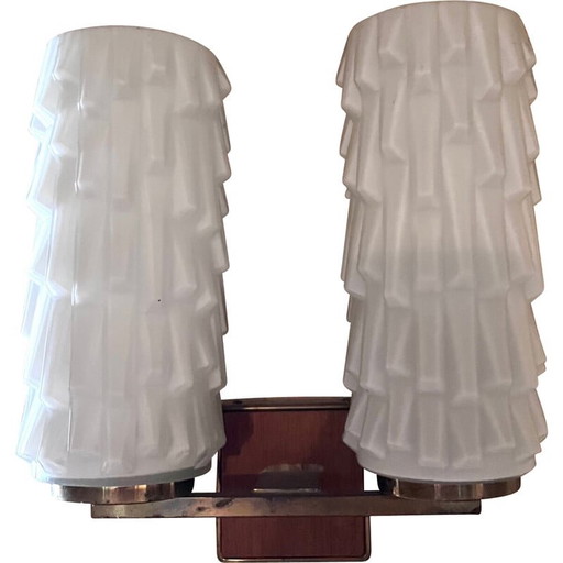 Pareja de apliques vintage en madera, cristal opaco y latón, 1950