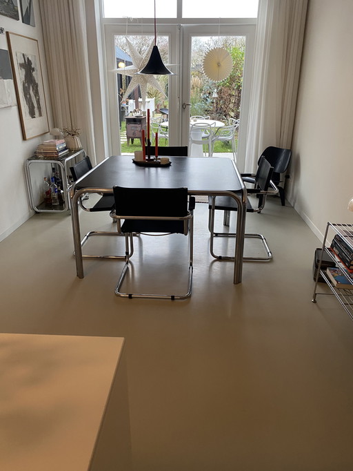 Buisframe Bauhaus vintage eettafel met stoelen