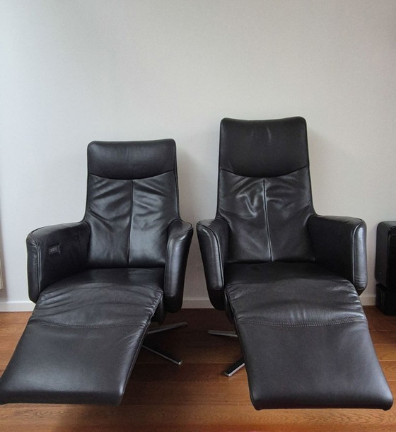 Two electrically adjustable De Toekomst Twist adjustable recliner chairs, Leather, Metal, Black, Modern (photo 2 of 5)