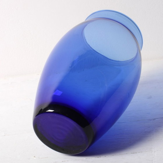Image 1 of Vintage glazen vaas in kobaltblauw / Woondecoratie uit het midden van de 20e eeuw / Italië / jaren 70