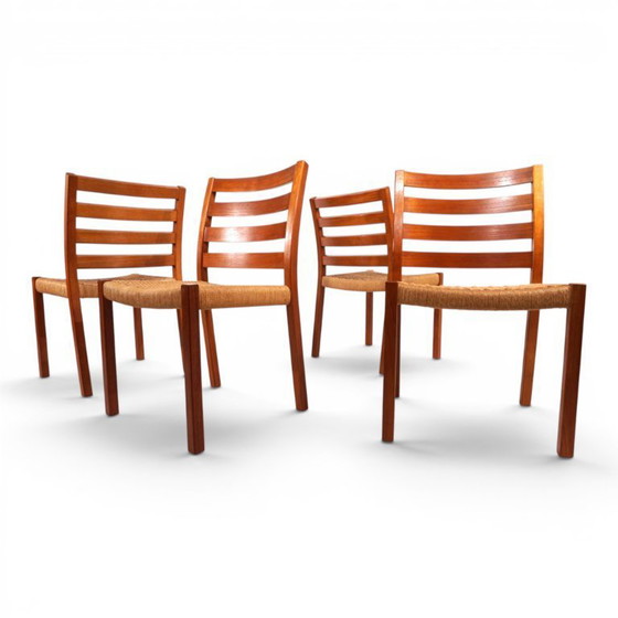 Image 1 of Niels Otto Møller Modèle 408, Ensemble de 4 chaises de salle à manger en teck Papercord pour J.L. Møllers, 1975