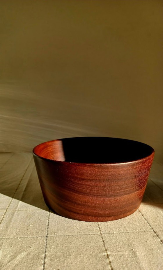 Image 1 of Vintage '70 massieve walnoot houten schaal. 