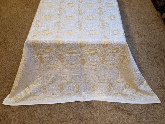 Image 1 of Nappe avec 8 serviettes (brodées à la main)