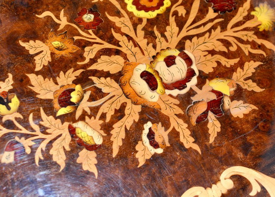 Image 1 of Vintage Louis XV salontafel met marqueterie, Franse rococo houten tafel met inlegwerk, Europees antiek meubilair, tafel met bloe