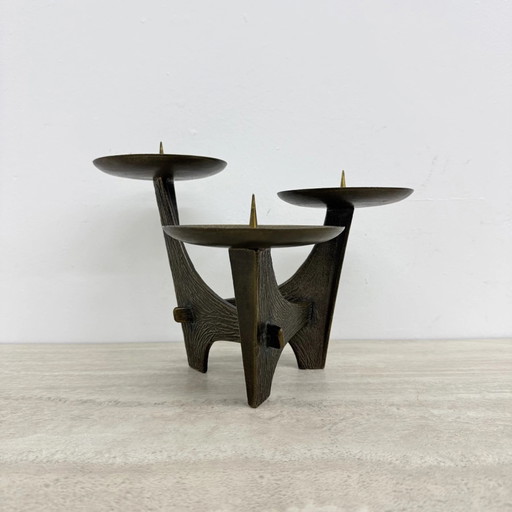 Modernistische sculpturale brutalistische kandelaar van massief brons, Frankrijk, jaren 60