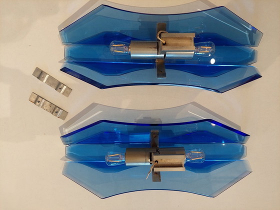 Image 1 of Set van 2 blauwe glazen wandlampen in Italiaanse mid-century stijl van Veca