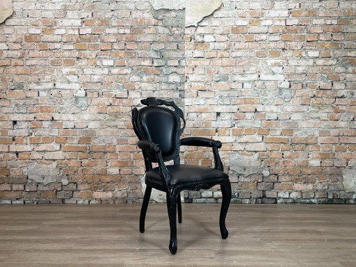 Belle chaise de salle à manger