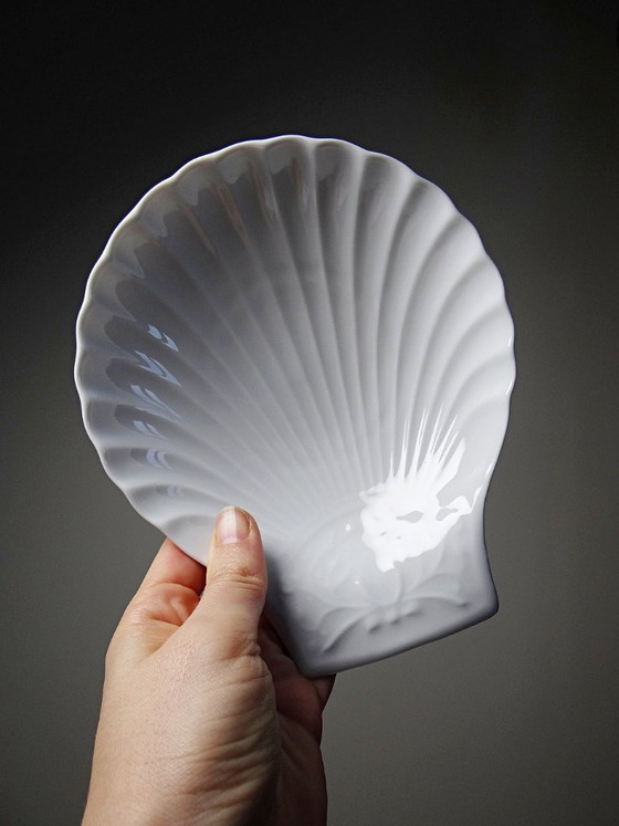 Image 1 of Suite de 6 coupelles coquilles en porcelaine de Limoges Philippe Deshoulières