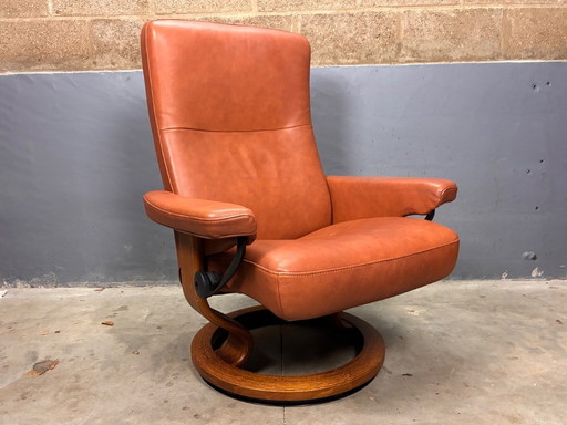Poltrona girevole Ekornes stressless in pelle marrone 