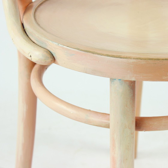 Image 1 of Michael Thonet No. 24 Bentwood Chair By Ton In Pink, Czechoslovakia 1950s
