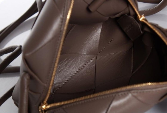 Image 1 of Bottega Veneta, mini cassettecameratas