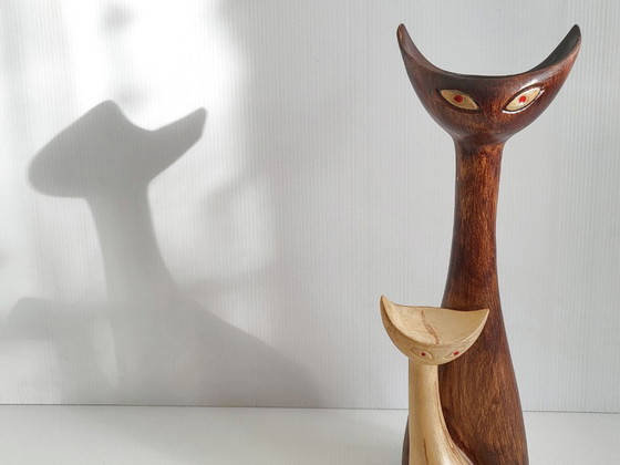 Image 1 of BOUTEILLE DE LIQUEUR VINTAGE 1950 CHAT CHATS CERAMIQUE 50S NOYAU DE POISSY