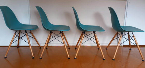 Image 1 of Vitra Eames DSW 4x