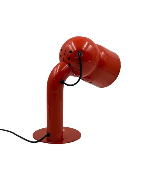 Image 1 of Elio Martinelli, modelo 2135. Lámpara de mesa/escritorio Robot roja, Martinelli Luce, Italia, 1960.