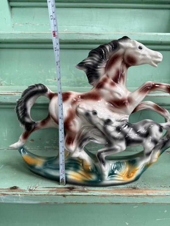 Image 1 of Italiaans porselein paard met veulen