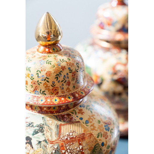 Par de jarrones de cerámica vintage de Royal Satsuma, China, 1960