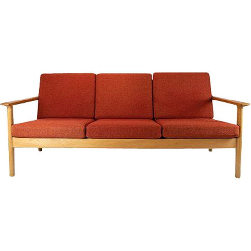 Canapé vintage 3 places en chêne et tissu de laine rouge par Hans J. Wegner et Getama 1960