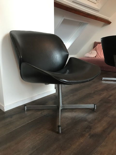 Image 1 of 3x Artifort armchair