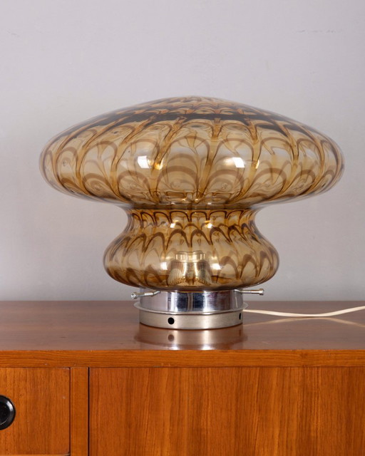 Lampada da tavolo vintage anni '70 in vetro di Murano color ambra, design italiano.