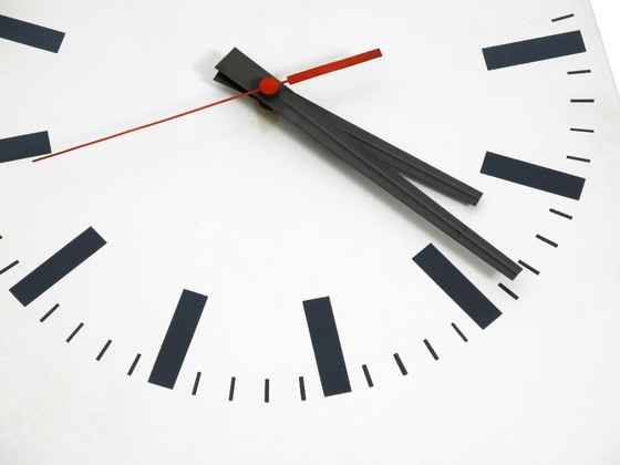 Image 1 of Grote originele Castrol reclamewerkplaatsklok uit de jaren 80 met origineel batterijmechanisme.