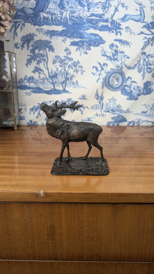 Sculpture en bronze d'un cerf bramant dans le goût de Paul-Édouard Delabrièrre