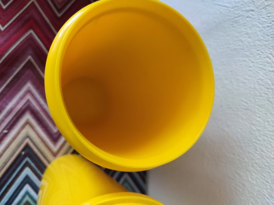 Image 1 of 2 x Vintage Tupperware shaker stock scatola contenitore giallo