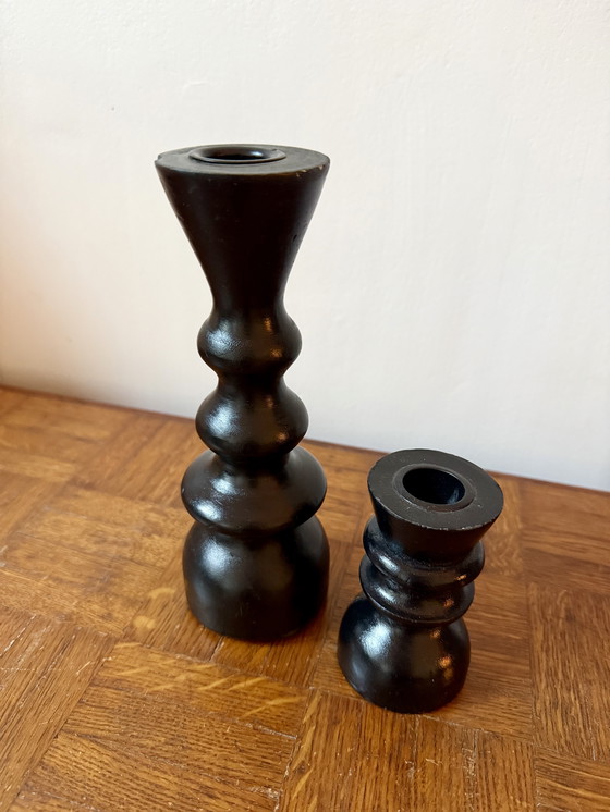 Image 1 of Coppia di candelieri in legno tornito nero